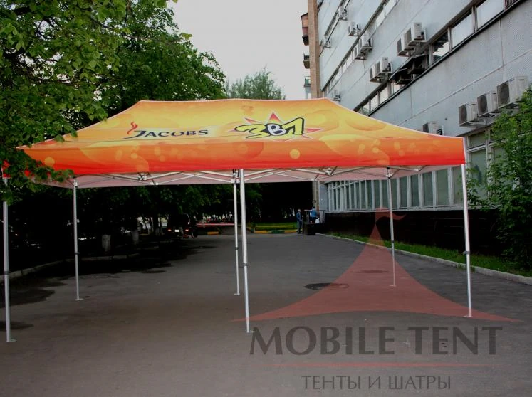 Открытое пространство под шатром для торговли